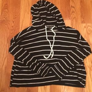 Cropped pullover hoodie